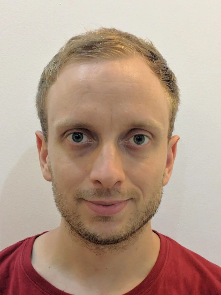 English teacher for beginner and intermediate students
